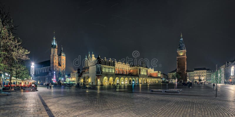 Krakow huvudsaklig fyrkant fotografering för bildbyråer Krakow huvudsaklig fyrkant fotografering för bildbyråer