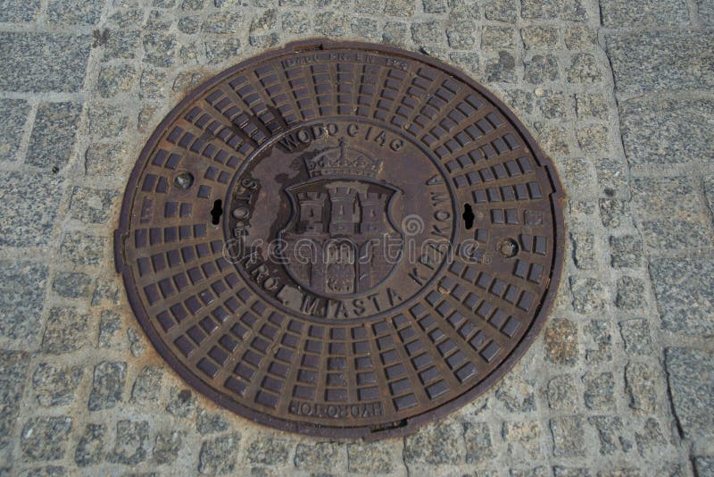 Placa Com Revestimento De Armas Emblema Nacional E Tradução De Texto Do  Inglês : República Polonesa. Terra Firme. Foto de Stock - Imagem de azul,  naturalize: 218567948