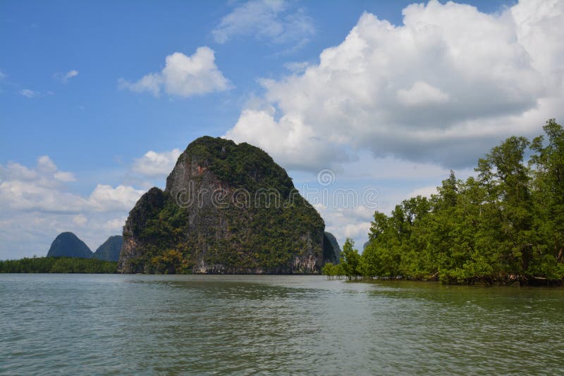 Krasowe góry Phang Nga zatoka Tajlandia zdjęcia royalty free Krasowe góry Phang Nga zatoka Tajlandia zdjęcia royalty free