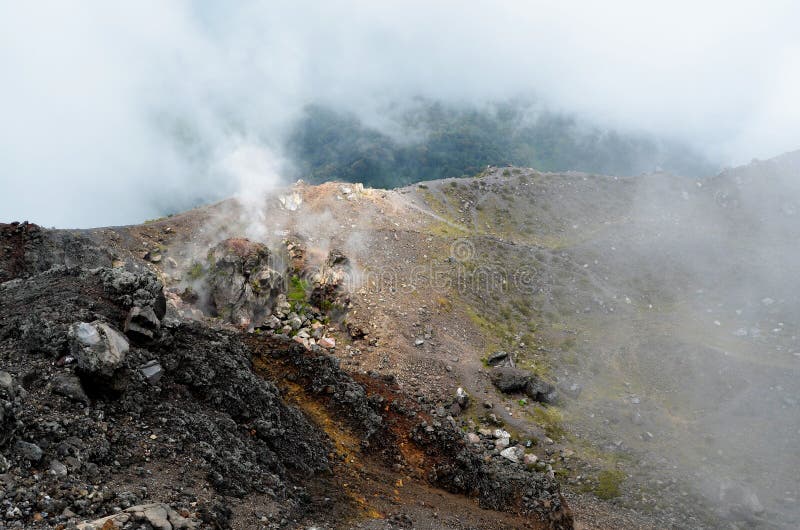Krater av vulkan Yzalco, El Salvador arkivfoto Krater av vulkan Yzalco, El Salvador arkivfoto