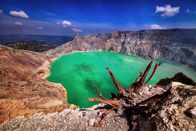 Krater Von Ijen Vulkan Auf Java  Insel  Stockfoto Bild von 