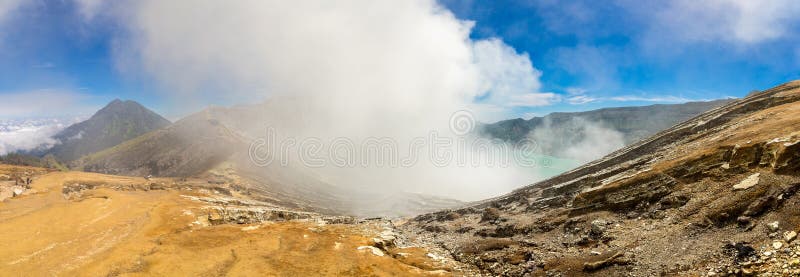 Krater-Vulkan Ijen java. Panorama des Krater des aktiven Vulkans ijen java Insel indonesien