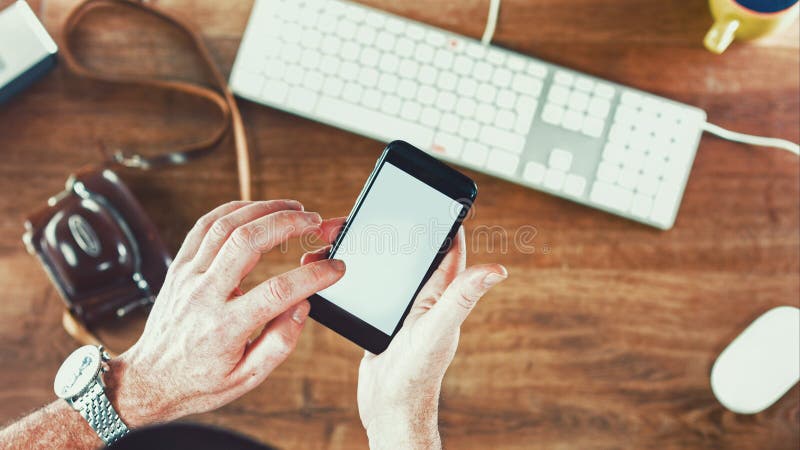 Kreatywnie młody człowiek jego biuro zdjęcia stock Kreatywnie młody człowiek jego biuro zdjęcia stock