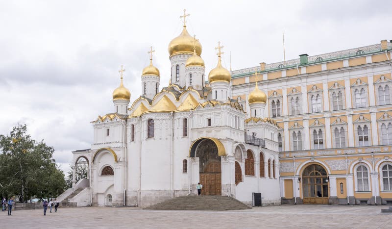 kremlin blagoveshchensky katedralny shlisselburg Turyści odwiedza widok zdjęcie royalty free kremlin blagoveshchensky katedralny shlisselburg Turyści odwiedza widok zdjęcie royalty free