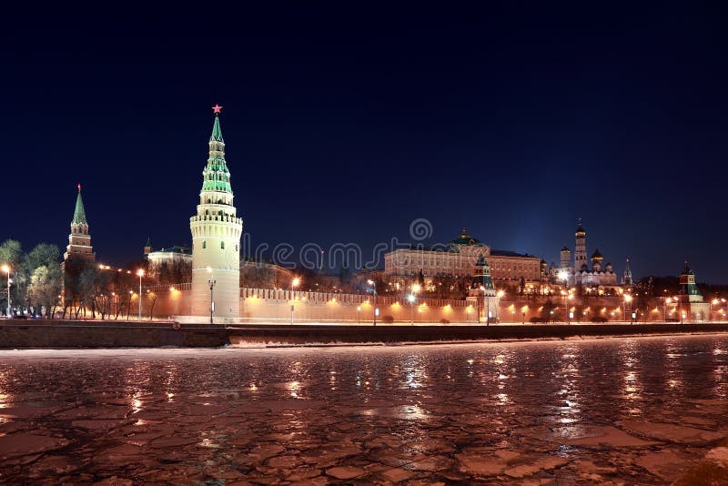 kremlin moscow nära vinter för röd fyrkant royaltyfri fotografi kremlin moscow nära vinter för röd fyrkant royaltyfri fotografi