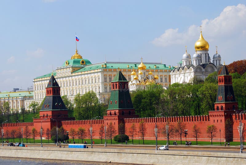 kremlin moscow panorama Den stora slotten och de gamla ortodoxa kyrkorna arkivfoton kremlin moscow panorama Den stora slotten och de gamla ortodoxa kyrkorna arkivfoton