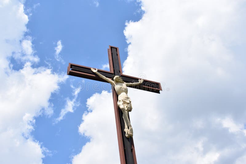 Kreuzigung nahe Kirche von Heilig-Aposteln John und Paul lizenzfreies stockfoto Kreuzigung nahe Kirche von Heilig-Aposteln John und Paul lizenzfreies stockfoto