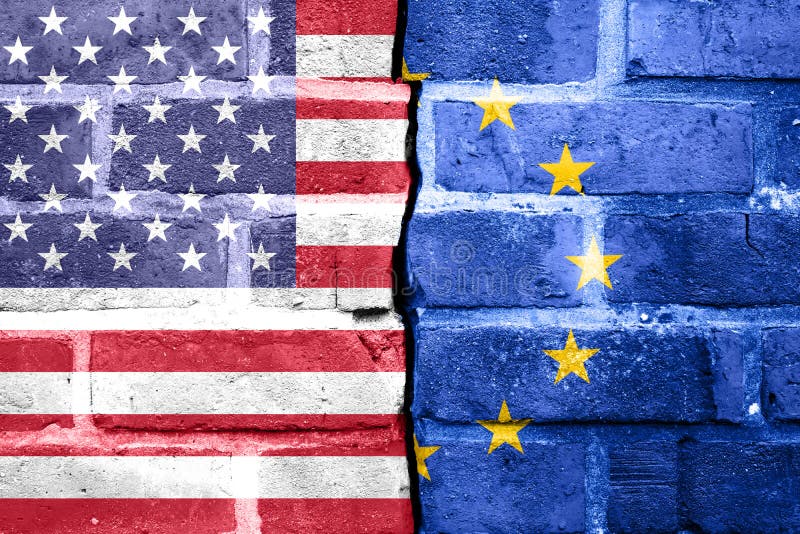 Kris mellan Europa och USA - politiskt begrepp på den brutna tegelstenväggen arkivfoton Kris mellan Europa och USA - politiskt begrepp på den brutna tegelstenväggen arkivfoton