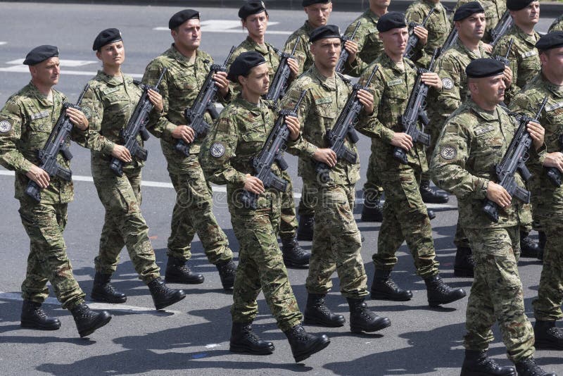 Kroatische Armeeparade redaktionelles stockfoto. Bild von armee - 57408543
