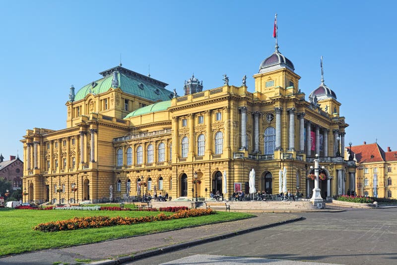 Kroatisches Nationaltheater in Zagreb, Kroatien stockfoto Kroatisches Nationaltheater in Zagreb, Kroatien stockfoto