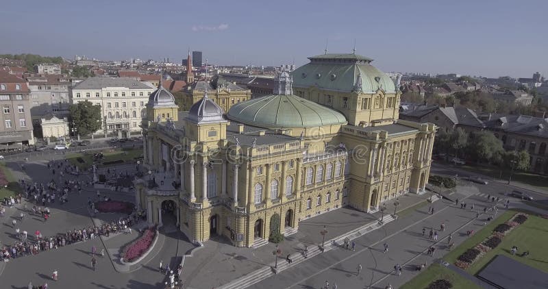 Kroatisk nationell teater i den Zagreb antennen