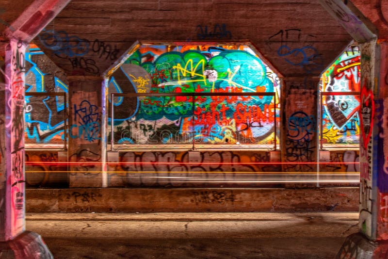 Krog-Straßen-Tunnel stockfotografie