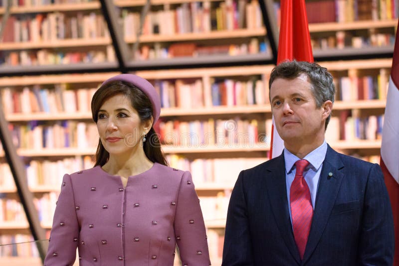 Kronprinsessa Mary Elizabeth av Danmark och Frederik, kronprins av Danmark fotografering för bildbyråer Kronprinsessa Mary Elizabeth av Danmark och Frederik, kronprins av Danmark fotografering för bildbyråer
