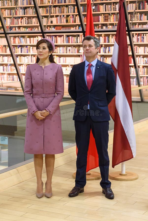 Kronprinsessa Mary Elizabeth av Danmark och Frederik, kronprins av Danmark fotografering för bildbyråer Kronprinsessa Mary Elizabeth av Danmark och Frederik, kronprins av Danmark fotografering för bildbyråer