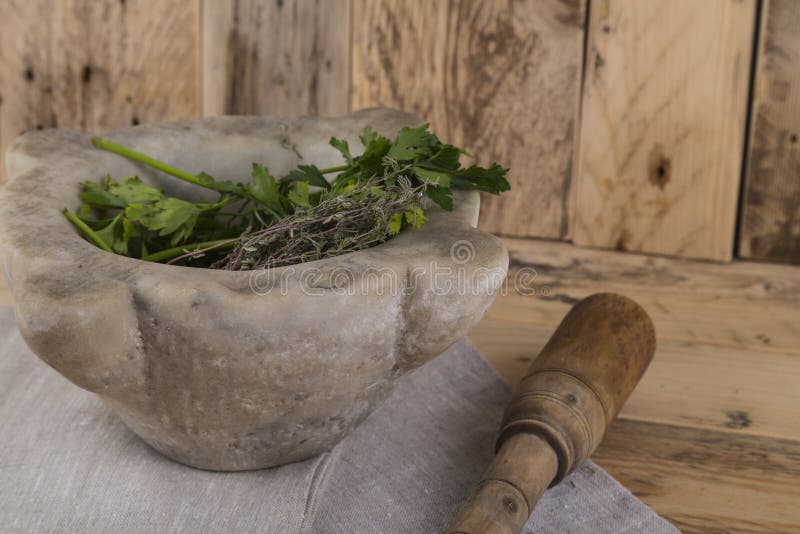 Kruiden En Stamper En Mortier Stock Foto - Afbeelding ...