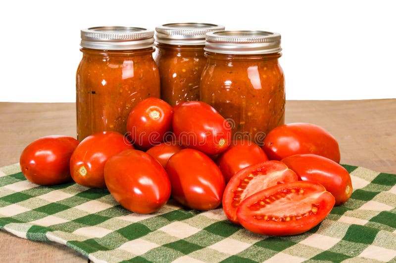 Krus av tomatsås med degtomater