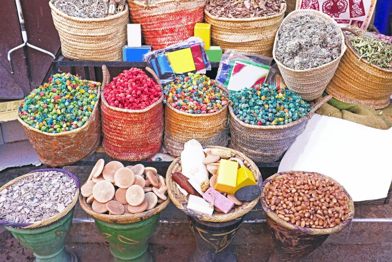 Kryddor på marknaden av Marrakesh, Marocko arkivbilder Kryddor på marknaden av Marrakesh, Marocko arkivbilder