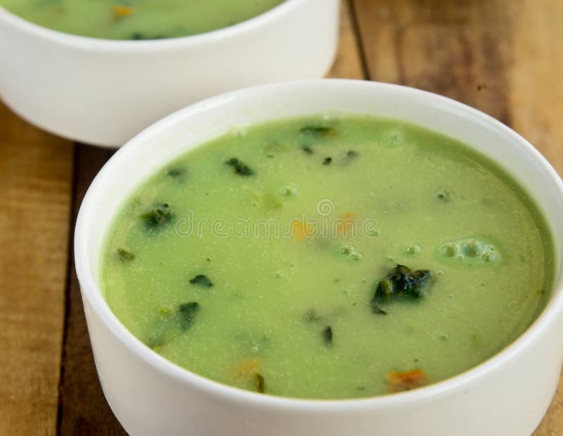 Krämig spenatsoppa royaltyfri fotografi