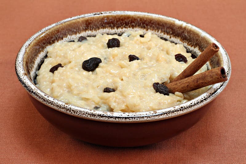 krämig stor puddingrice för bunke arkivfoto krämig stor puddingrice för bunke arkivfoto