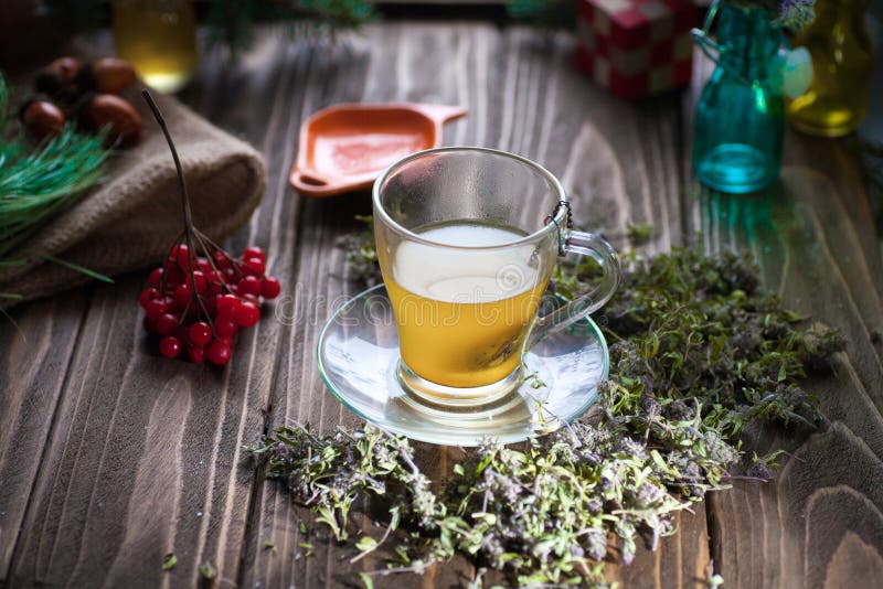 Kräutermedizin, phytotherapy medizinische Kräuter Für Vorbereitung von Infusionen, Auskochen, Tinkturen, Pulver, Salben, Tee stockbilder Kräutermedizin, phytotherapy medizinische Kräuter Für Vorbereitung von Infusionen, Auskochen, Tinkturen, Pulver, Salben, Tee stockbilder