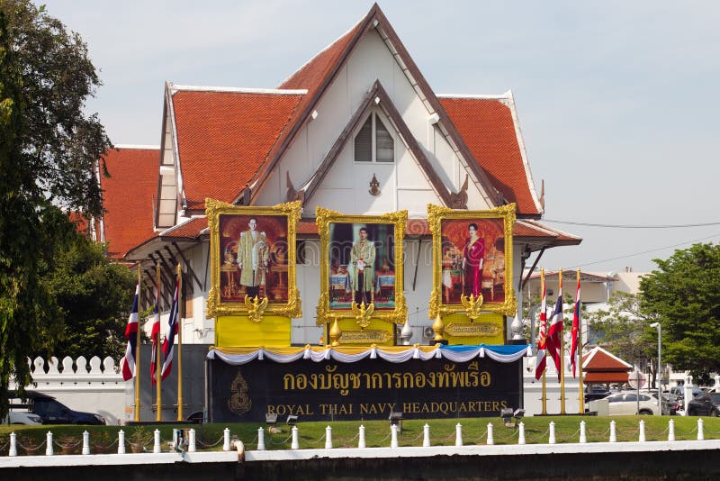 Królewskie Tajlandzkie marynarek wojennych kwatery główne Chao Phraya rzeką w Bangkok, Tajlandia