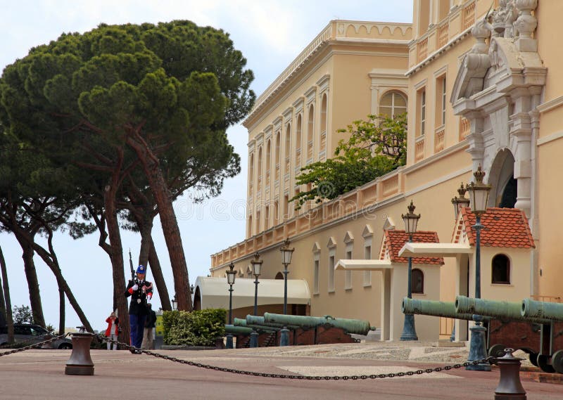 Książe pałac Monaco i gwardia honorowa monte, Carlo, -, fotografia stock Książe pałac Monaco i gwardia honorowa monte, Carlo, -, fotografia stock