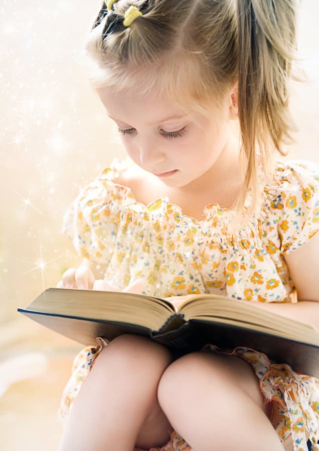 Książkowej dziewczyny mały czytanie
