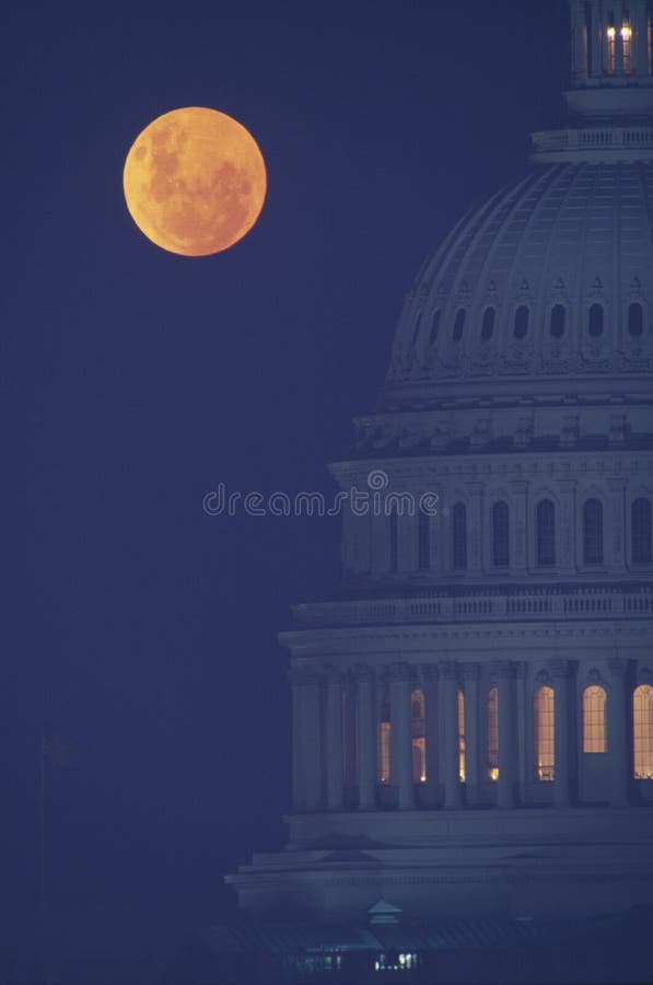 Księżyc W Pełni Nad USA Capitol