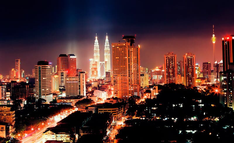 Kuala Lumpur en la noche foto de archivo Kuala Lumpur en la noche foto de archivo