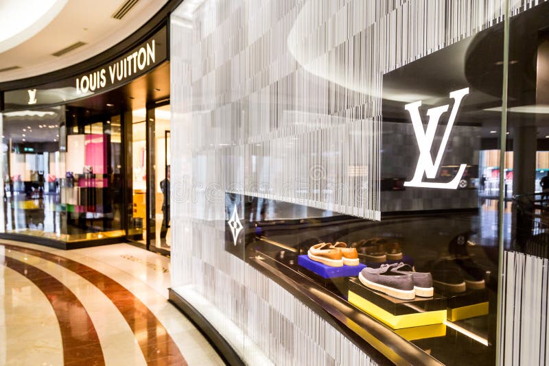 KUALA LUMPUR, MALAYSIA, am 20. Mai 2016: Ein Ausgang Louis Vuittons LV