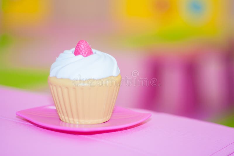 Kuchen mit Erdbeeren stockfotografie Kuchen mit Erdbeeren stockfotografie