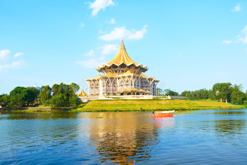 Terraplén condición legislativo asamblea (recordar) el edificio Agua (zapato) icónico monumentos de isla, Malasia.