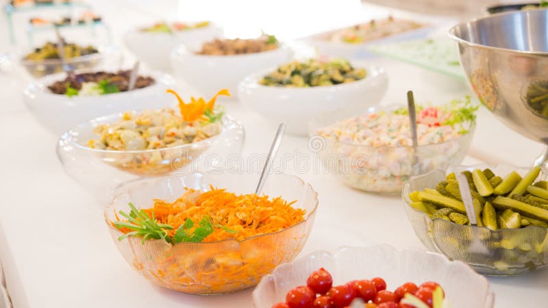 Kuchnia Kulinarnego bufeta Obiadowy catering Łomota Karmowego świętowania przyjęcia pojęcie zdjęcia royalty free Kuchnia Kulinarnego bufeta Obiadowy catering Łomota Karmowego świętowania przyjęcia pojęcie zdjęcia royalty free