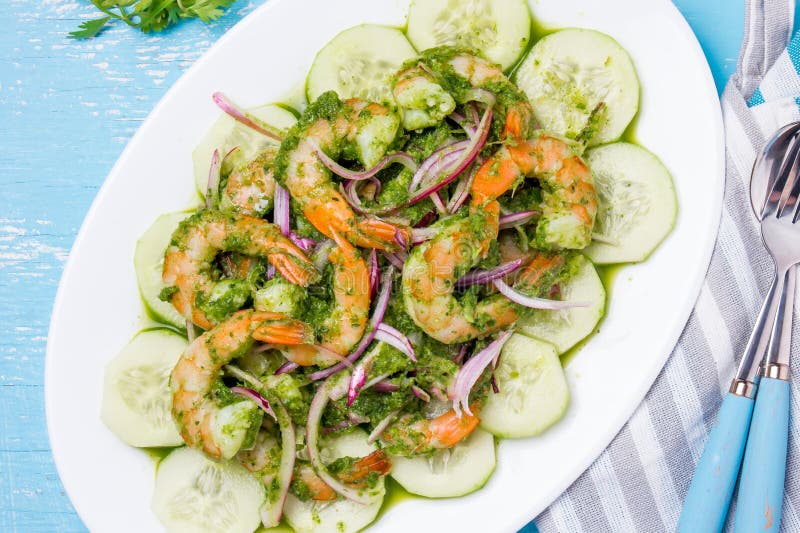 kuchnia zieloną meksykańskiego sosu ostre tacos tradycyjne Aguachile De Camaron Krewetki aguachile Garneli eviche cebiche z ogórk zdjęcie stock kuchnia zieloną meksykańskiego sosu ostre tacos tradycyjne Aguachile De Camaron Krewetki aguachile Garneli eviche cebiche z ogórk zdjęcie stock