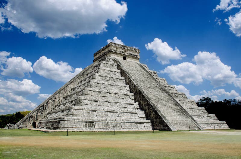 The Kukulcan Temple at Chichen Itza, Wonder of the World Stock Image ...