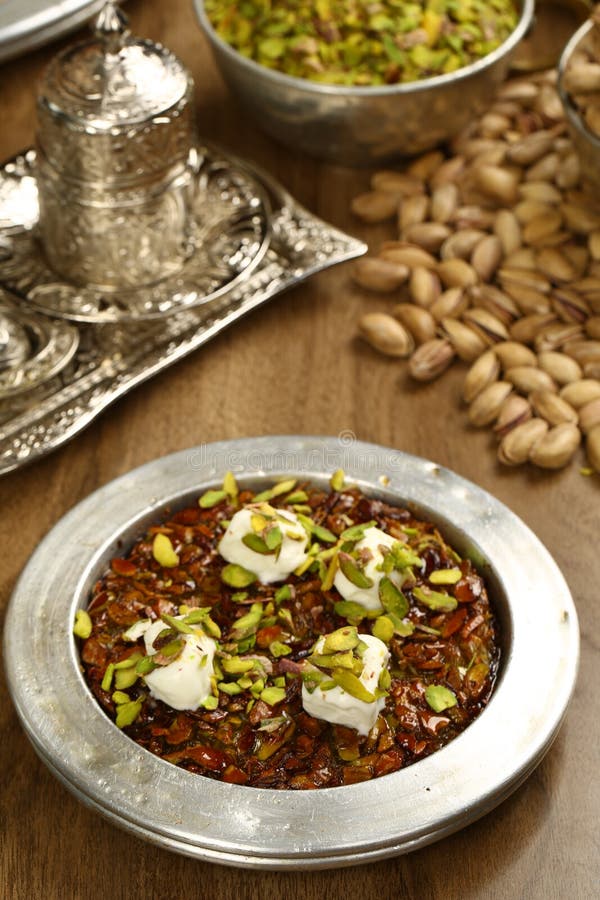 Kunefe, Turkish Dessert and Coffee Stock Photo - Image of hatay, golden ...