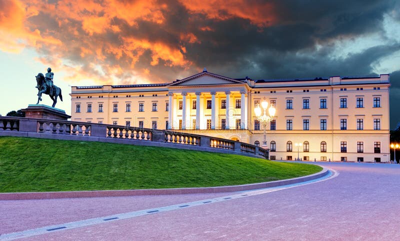 Kunglig slott i Oslo, Norge arkivbild