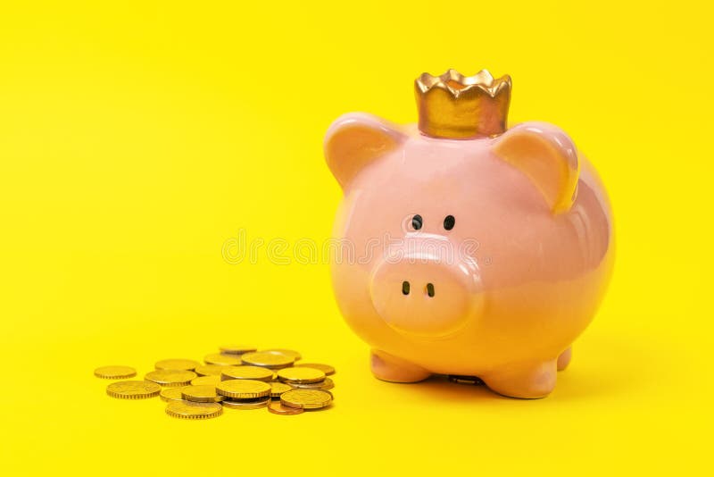 Queen piggy bank with crown next to pile of money coins. Victory, financial gain, big jackpot profit. Symbol of monarchy, cost of maintaining the royal family coronation. Financial Literacy Training. Queen piggy bank with crown next to pile of money coins. Victory, financial gain, big jackpot profit. Symbol of monarchy, cost of maintaining the royal family coronation. Financial Literacy Training