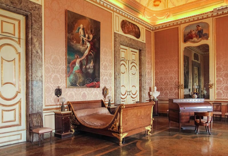 Kungligt palats av caserta. Neapel. speciell arkivfoto