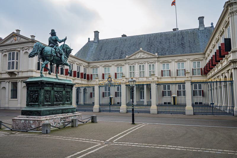 Kungligt palatset noordeinde hague netherlands. royaltyfri foto