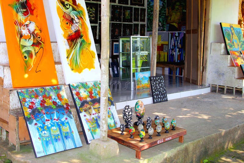 Kunsten en ambachtenwinkel in Ubud, Bali stock foto Kunsten en ambachtenwinkel in Ubud, Bali stock foto