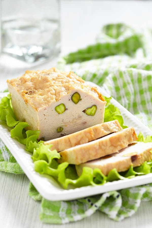 Kurczaka Terrine Z Pistacjami Zdjęcie Stock Obraz złożonej z pistacje