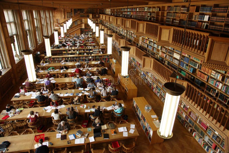 Kursteilnehmerbibliothek stockbilder Kursteilnehmerbibliothek stockbilder