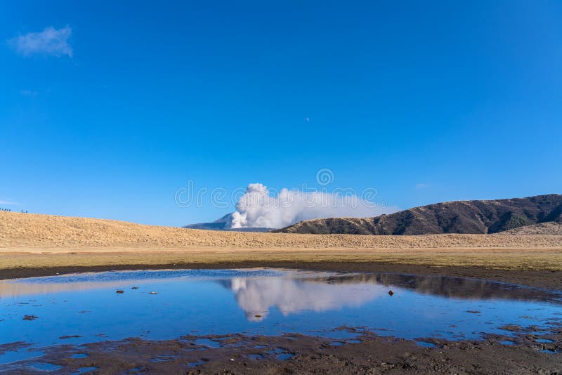 Kusasenri prairie in January, fuming Mt. Naka in the background