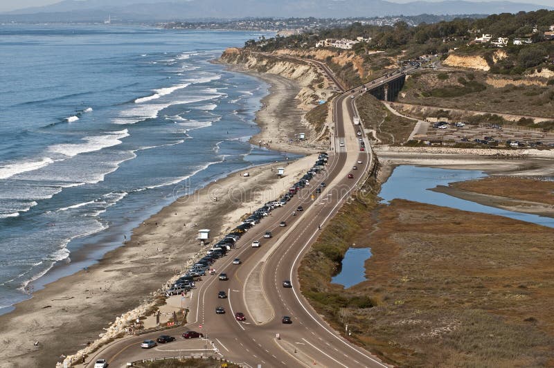 Kust Weg en Strand, Californië stock foto's Kust Weg en Strand, Californië stock foto's