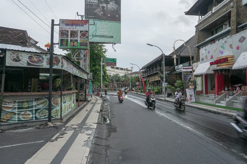  KUTA  BALI MARCH 06 2022 The Situation Of The Streets 