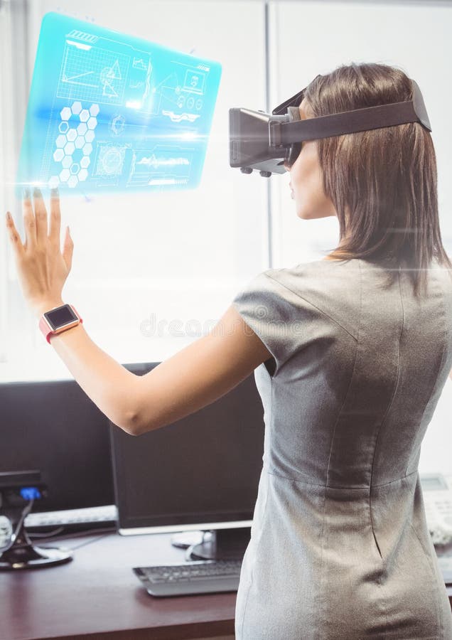 Kvinna i regeringsställning som bär VR-virtuell verklighethörlurar med mikrofon med manöverenheten stock illustrationer Kvinna i regeringsställning som bär VR-virtuell verklighethörlurar med mikrofon med manöverenheten stock illustrationer