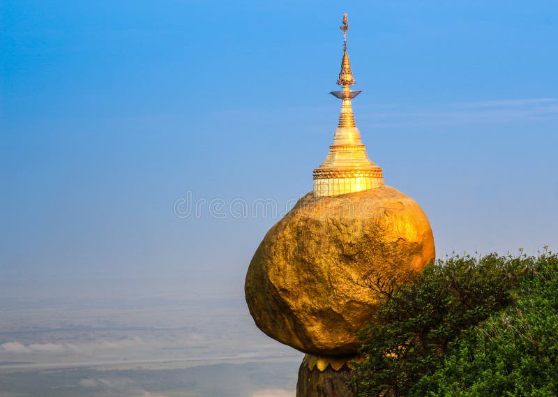 Kyaiktiyo pagoda