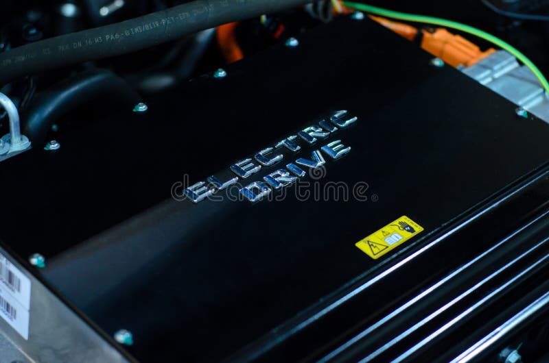 Kyiv, de Oekraïne - November 8, 2018: Mercedes-Benz Electric Drive-motor stock foto's Kyiv, de Oekraïne - November 8, 2018: Mercedes-Benz Electric Drive-motor stock foto's