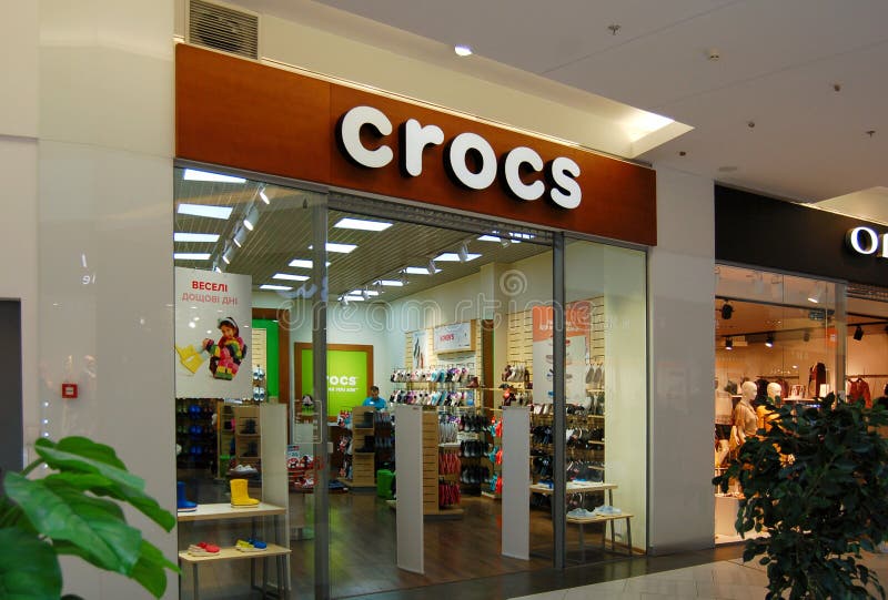 crocs at the mall